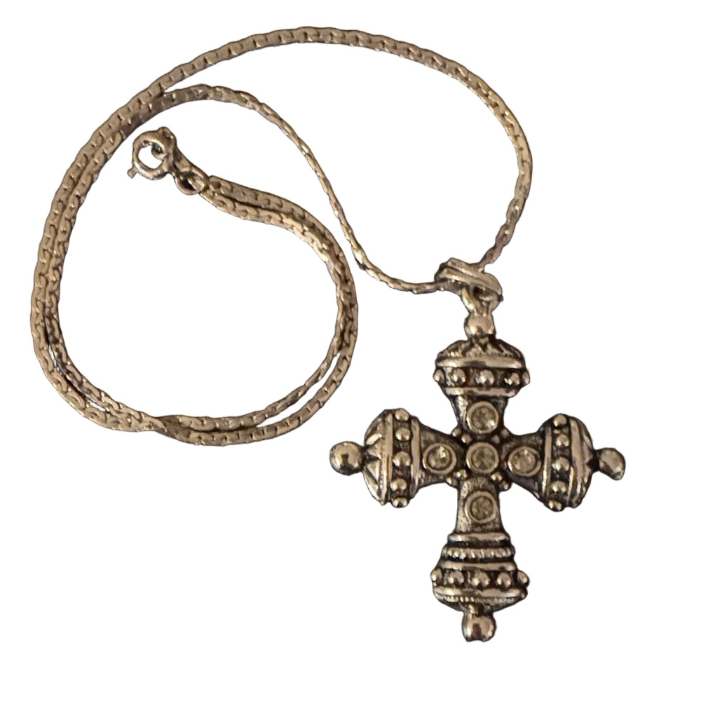 Elegant Silver Cross Pendant Necklace